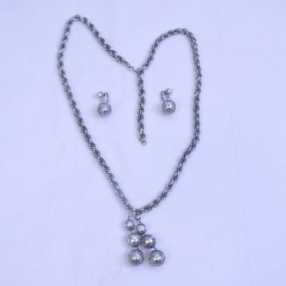 Park Lane Faux Pearl Lariat Necklace / Clip On Earrings Set